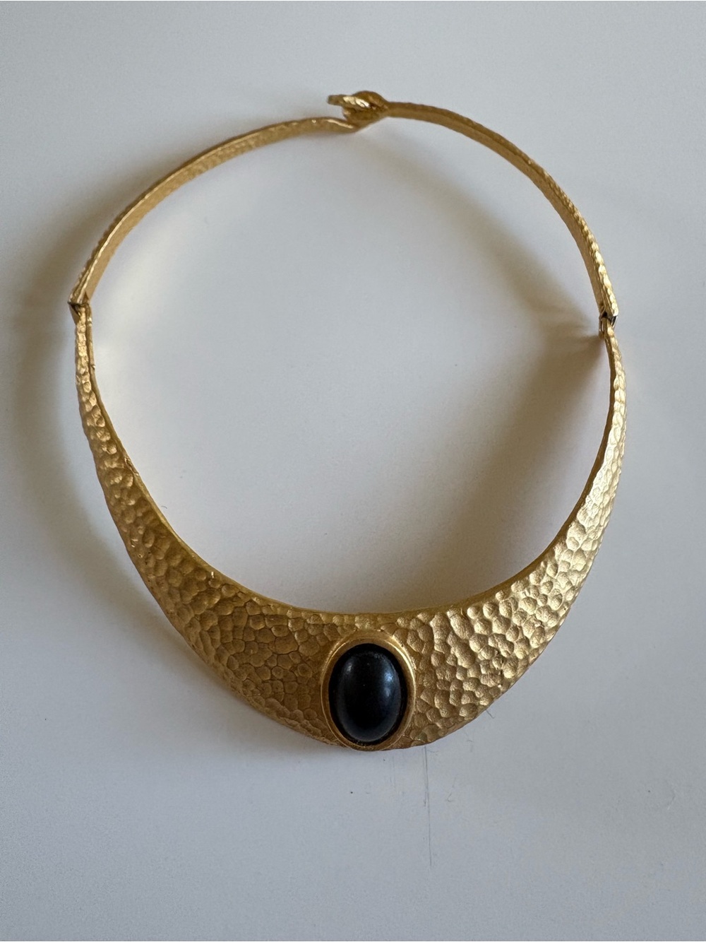 Vintage Gold Hammered Collar Necklace with Black Stone